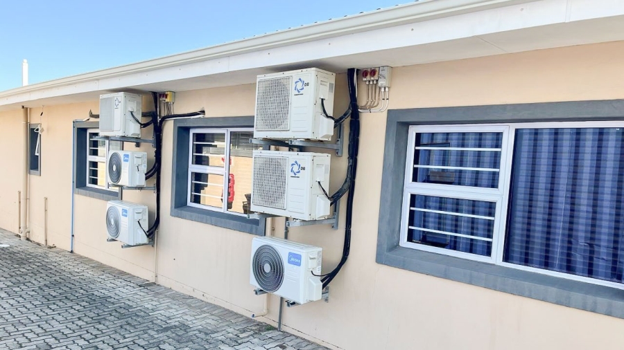 To Let Commercial Property for Rent in Newton Park Eastern Cape